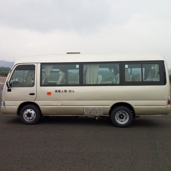 ユーロ4排出ガス規制対応、リーフスプリングサスペンション搭載の7m 25人乗りディーゼル輸送コースターバス