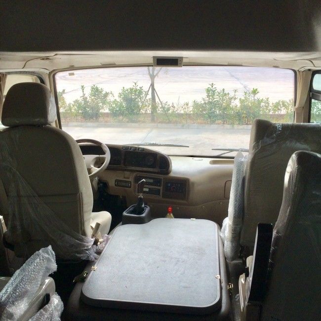 ユーロ4排出ガス規制対応、リーフスプリングサスペンション搭載の7m 25人乗りディーゼル輸送コースターバス