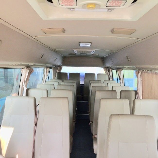 18人座電動コースターバスは200kmの走行距離と89.7kWhの電池を公共交通機関に搭載しています